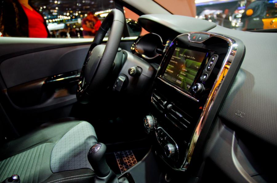  Renault Clio 2013 года  (фото 22 из 90)
